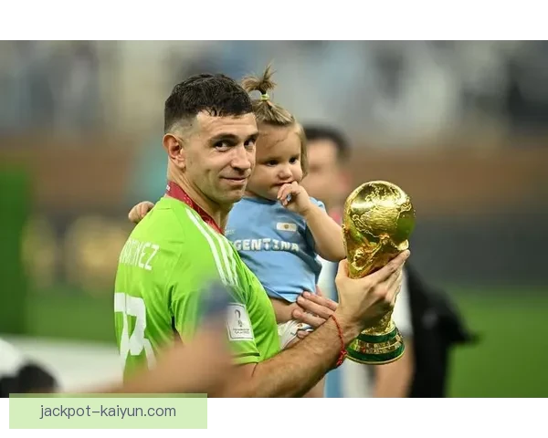 伊尼戈·马丁内斯与孔德搭档 伊尼戈·马丁内斯与孔德搭档