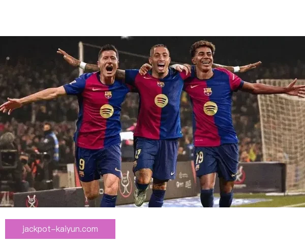 拉菲尼亚携手助攻王荣誉，状态回暖助力球队迎接新赛季挑战