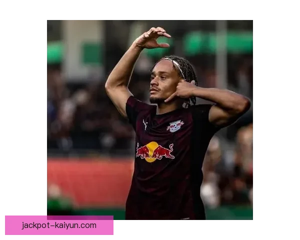 哈维·西蒙斯过人数据持续提升，展现出强大的突破能力